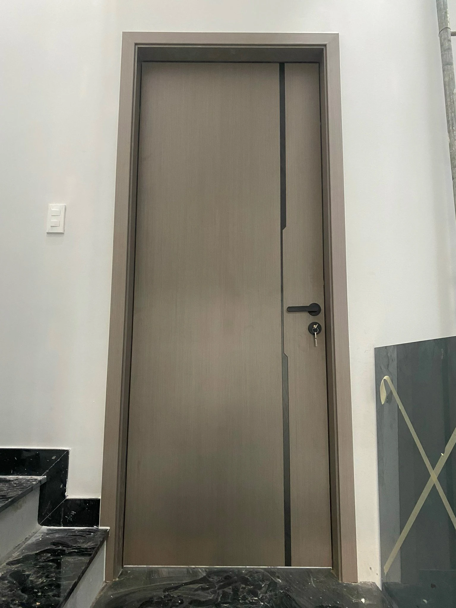 Cửa gỗ công nghiệp Carbon đẹp 2025